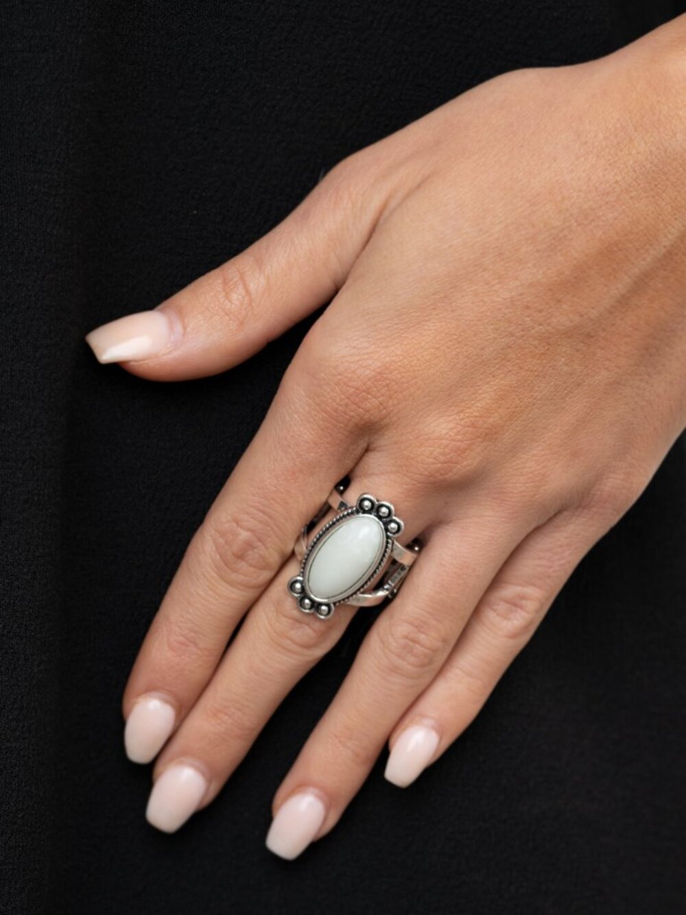 Paparazzi Ring (R106) - Picture 2 of 2